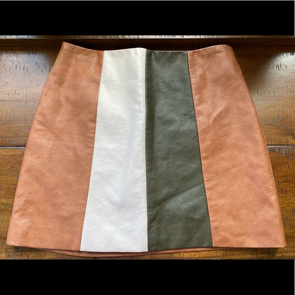 •NEW•Wild Honey Ladies Camel Brown Vegan Leather Skirt - Picture 5 of 14